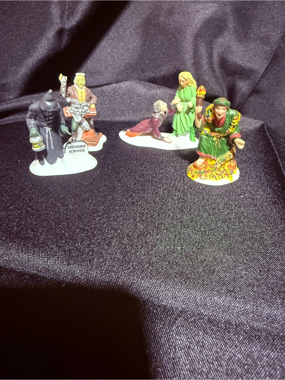 Department 56 Dickens Carolers Figurine Set - Green, Black, Yellow & Red